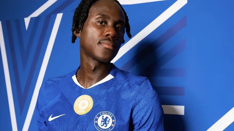 Como interested in Chelsea's Trevoh Chalobah but valuation gap remains Trevoh Chalobah in action for Chelsea, with Como interested in signing the defender.