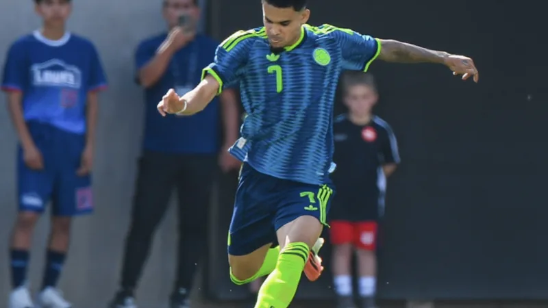 Luis Diaz celebrating a goal in the World Cup opening match