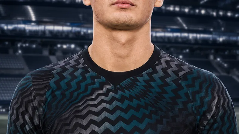 Alessandro Longoni in AC Milan goalkeeper kit, signing for Paris Saint-Germain