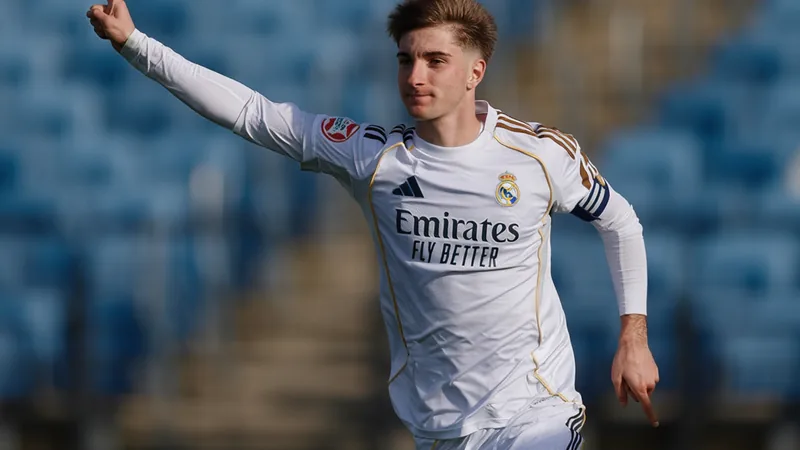 Fulham in Talks with Real Madrid for Cesar Palacios Soccer transfer news: Fulham negotiating with Real Madrid for Cesar Palacios, with Arbeloa pushing for the deal. — latest news and analysis.