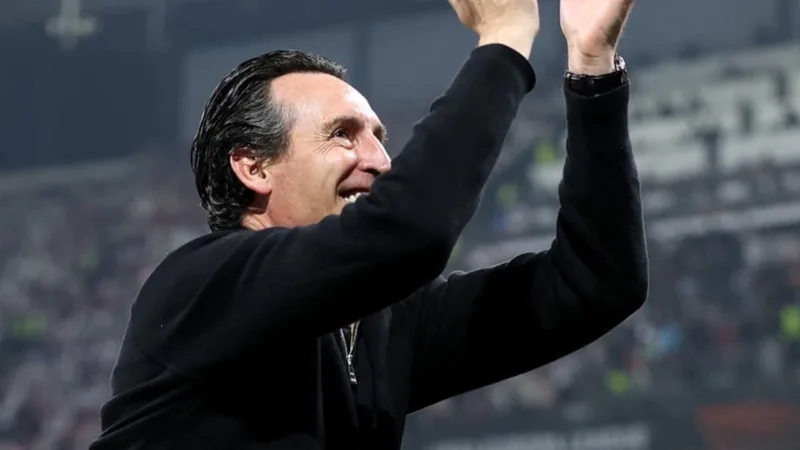 Garnacho aware of Emery's interest as Villa negotiate with Chelsea Alejandro Garnacho in action on the pitch, with Aston Villa and Chelsea logos in background