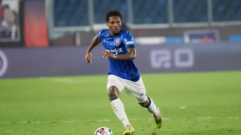Jaden Philogene signs with Team Raiola — latest news and analysis Jaden Philogene in action on the pitch