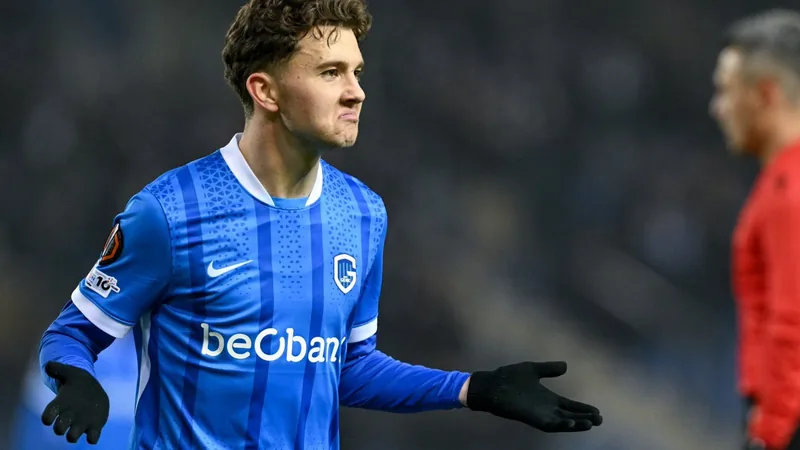 Konstantinos Karetsas in Borussia Dortmund kit during medical examination
