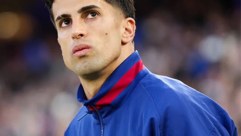 João Cancelo in training, focused and ready for the upcoming match with Barça.