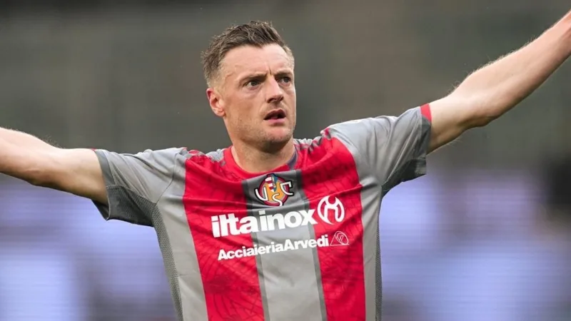 São Paulo Approach Jamie Vardy as Free Agent Jamie Vardy in action during a football match, with São Paulo club colors in the background. — latest news and analysis.