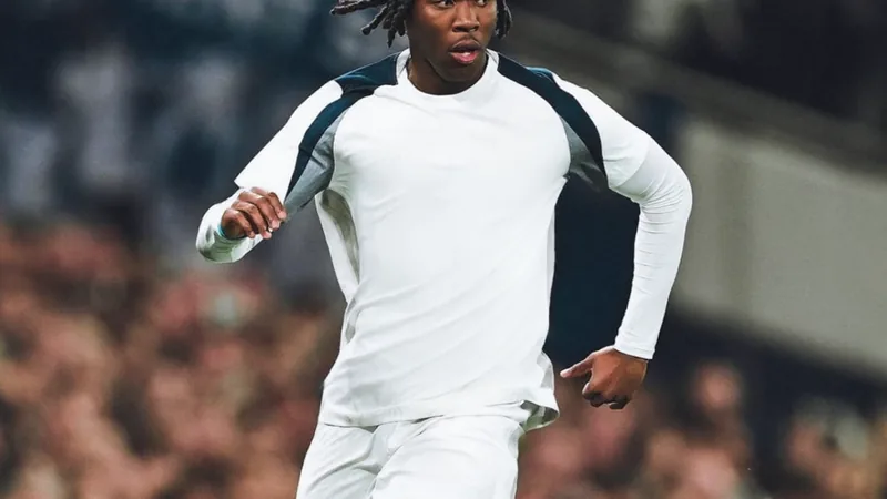 Destiny Udogie im Tottenham-Trikot bei einem Premier-League-Spiel im Tottenham Hotspur Stadium — latest news and analysis.