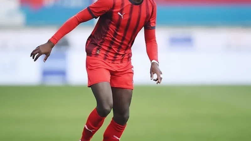 Omar Traoré im Trikot des 1. FC Heidenheim bei einem Bundesligaspiel im Stadion an der Brenz — latest news and analysis.