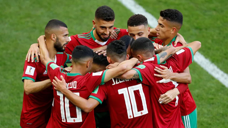 Wann gewinnt ein afrikanisches Team die WM? — Football World Cup News Marokkanische Spieler jubeln nach einem Tor im WM-Halbfinale 2022 gegen Frankreich im Al-Bayt-Stadion in Katar — latest news and analysis.