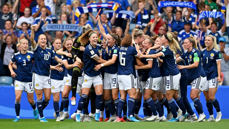 Schottische Spieler jubeln nach dem 1:0-Sieg gegen Haiti im Boston Stadium bei der Weltmeisterschaft — latest news and analysis.
