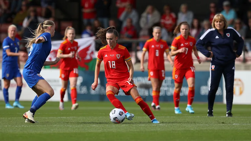 Walisische Fußballspielerinnen jubeln nach einem Tor in einem Qualifikationsspiel zur Frauen-WM 2027 — latest news and analysis.