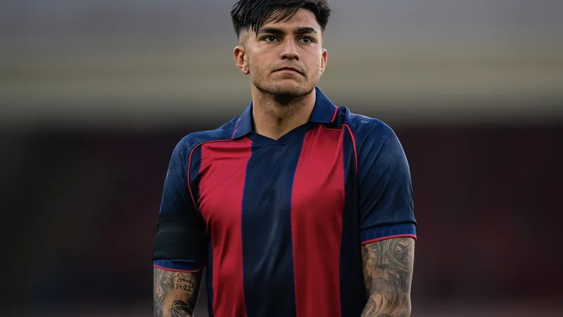 Santiago Castro im Trikot des FC Bologna beim Jubel nach einem Tor im Stadio Renato Dall'Ara — latest news and analysis.