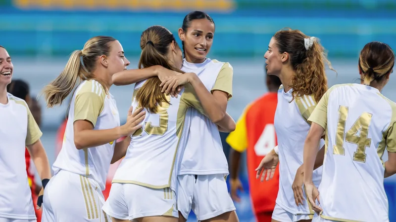 Auckland United FC gewinnt OFC Women's Champions League — Football Spielerinnen von Auckland United FC jubeln nach dem Sieg im Finale der OFC Women's Champions League im Nationalstadion von Honiara.