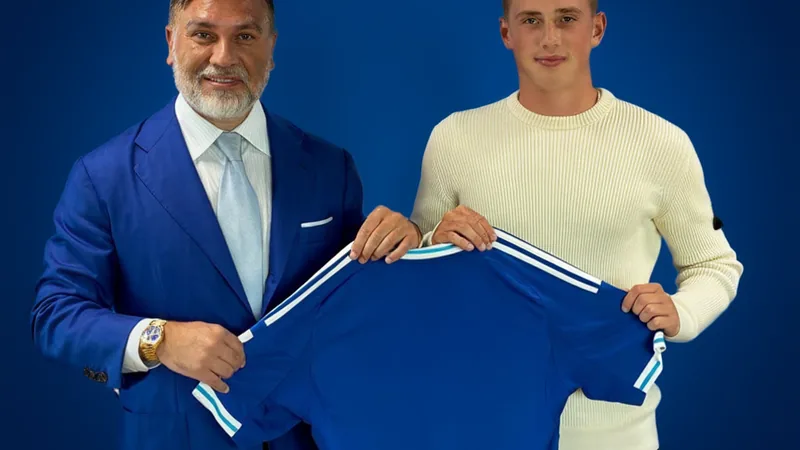 Benjamin Brantlind wechselt zu RC Strasbourg — Football World Cup News Benjamin Brantlind und sein Berater Hasan Cetinkaya nach der Vertragsunterzeichnung beim RC Strasbourg — latest news and analysis.