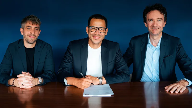 Liam Rosenior kehrt als Trainer von Paris FC in die Ligue 1 zurück Liam Rosenior im Trainingsanzug des Paris FC auf dem Spielfeld, im Hintergrund das Stadion und die Pariser Skyline — latest news and analysis.