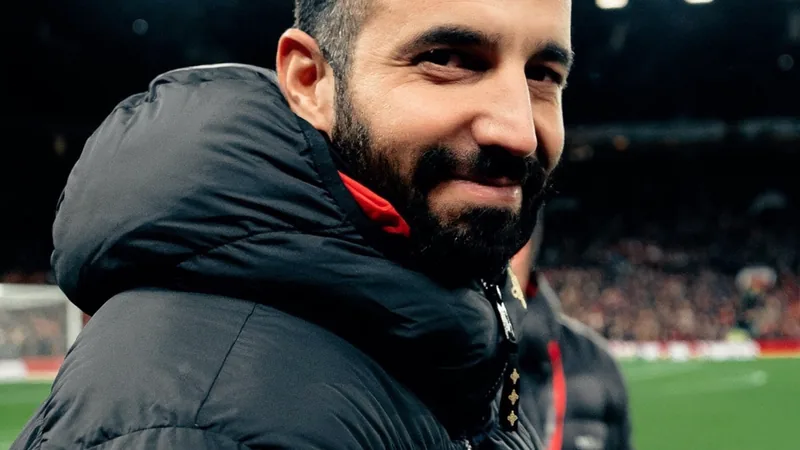 Rúben Amorim bestätigt: Francesco Camarda bleibt beim AC Mailand Francesco Camarda im Trikot des AC Mailand auf dem Spielfeld, jubelnd nach einem Tor, mit Fans im Hintergrund. — latest news and analysis.