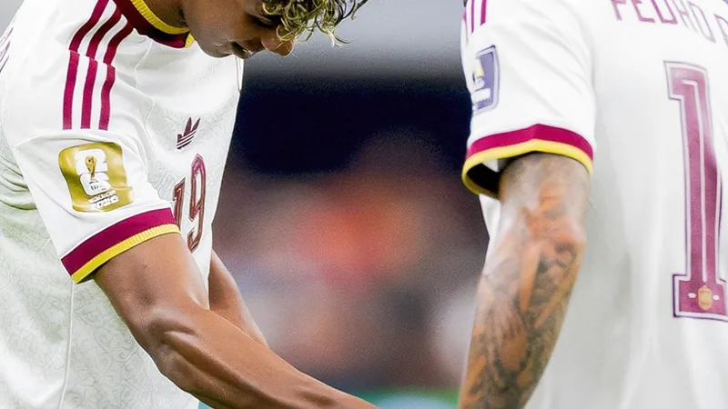 Spanien wirft Frankreich aus der WM und zieht ins Finale ein Spanische Spielerinnen jubeln nach dem Siegtreffer gegen Frankreich im Eden Park in Auckland, Neuseeland. — latest news and analysis.