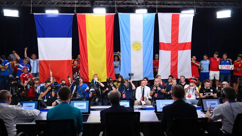 Wer gewinnt die WM? Die Perspektive der Halbfinalisten — Football World Cup semi-finalists: Who will lift the trophy?