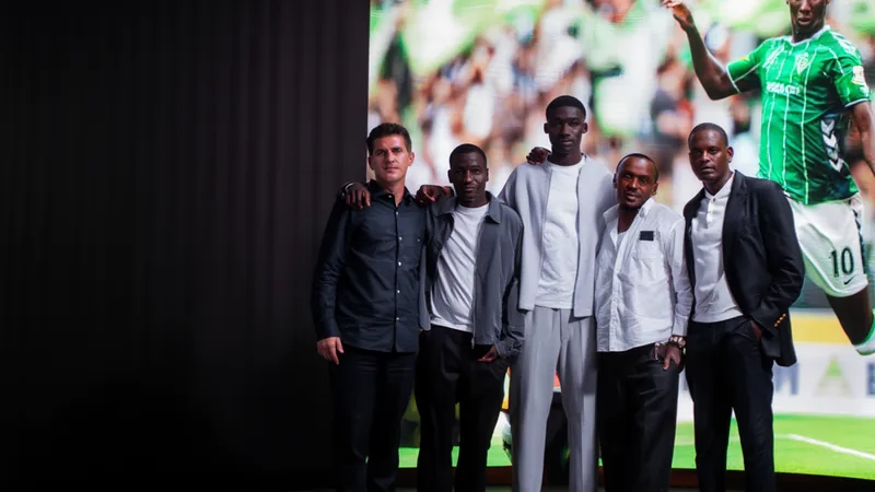 Karim Coulibaly wechselt zu Roc Nation — Football World Cup News Karim Coulibaly im Werder Bremen Trikot während eines Bundesligaspiels, fokussiert und in Aktion auf dem Rasen. — latest news and analysis.