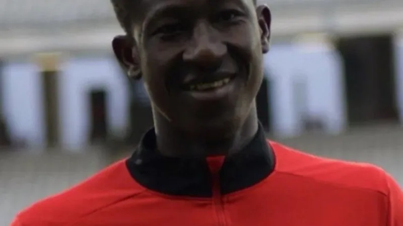 Newcastle holt Diabate: Transfer mit Gençlerbirliği — Football World Ousmane Diabate im Trikot von Gençlerbirliği, dribbelnd mit dem Ball, im Stadion bei einem Spiel der TFF 1. Lig. — latest news and analysis.