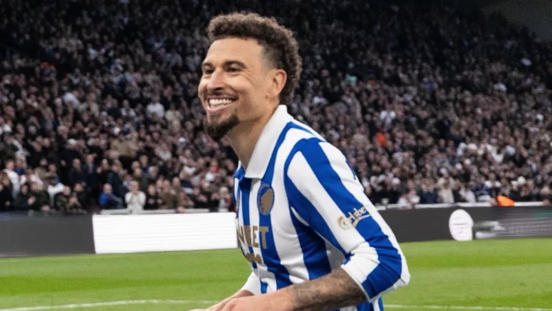 Jordan Larsson celebrando un gol con la camiseta del FC Copenhague en un partido de la Superliga danesa — latest news and analysis.