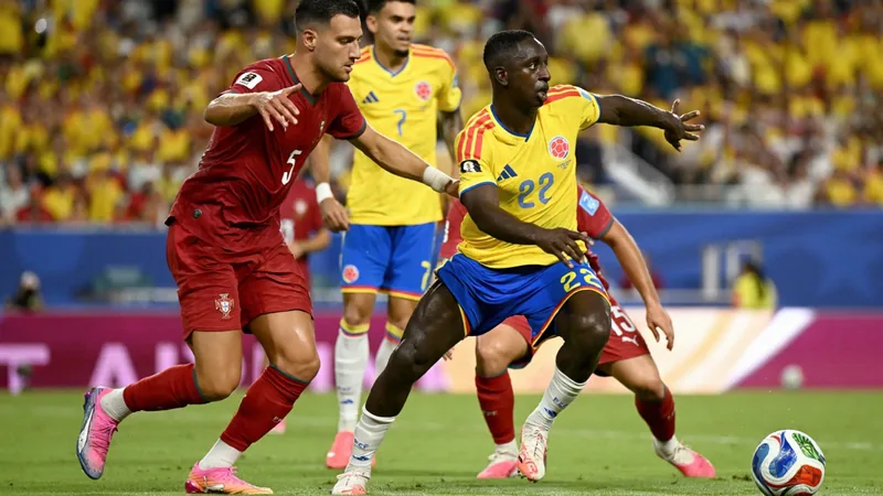 Estadio de Miami lleno de aficionados con banderas de Colombia y Portugal durante el partido del Mundial — latest news and analysis.
