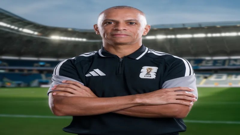 Árbitros designados para los primeros cuatro partidos del Mundial Árbitros de fútbol con uniforme oficial de la FIFA en el campo de juego durante un partido del Mundial — latest news and analysis.