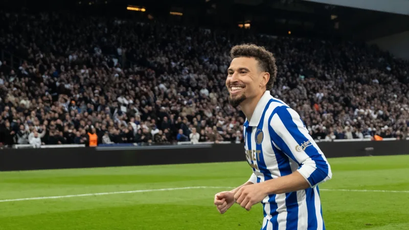 Jordan Larsson acuerda términos con Al Ettifaq — Football World Cup Jordan Larsson celebrando un gol con la camiseta del FC Copenhague en un estadio lleno de aficionados — latest news and analysis.