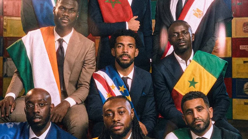 Mapa de África con banderas de nueve selecciones clasificadas para el Mundial, incluyendo Marruecos, Senegal y Cabo Verde, sobre un fondo de estadio