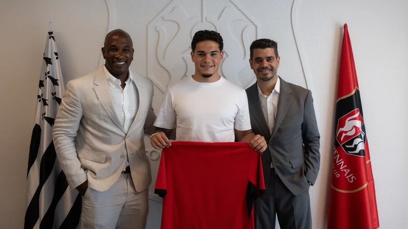 Rennes ficha a Gonçalo Oliveira por 3,5 millones de euros — Football Gonçalo Oliveira posando con la camiseta del Stade Rennais en el estadio Roazhon Park, con el escudo del club al fondo. — latest news and analysis.