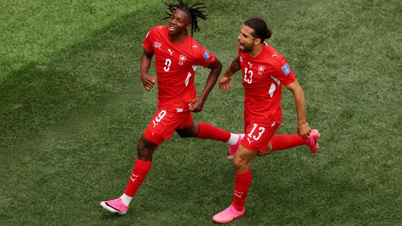 Suiza 4-1 Bosnia y Herzegovina: Manzambi lidera la goleada suiza Suiza 4-1 Bosnia y Herzegovina: Manzambi lidera la goleada suiza