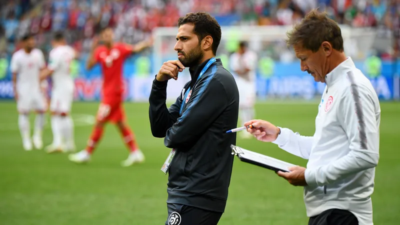 Túnez destituye a Lamouchi tras un solo partido en el Mundial Sabri Lamouchi, técnico de Túnez, con expresión seria durante el partido inaugural del Mundial 2026 contra Suecia en el Estadio Monterrey.