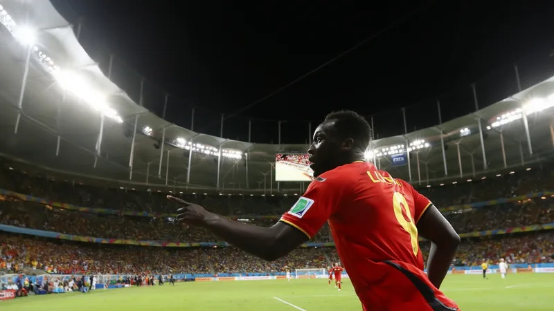 Bélgica y Lukaku superan a un extraordinario Tim Howard y a Estados Romelu Lukaku celebra su gol en la prórroga ante Estados Unidos en la Arena Fonte Nova de Salvador, con Tim Howard de fondo.