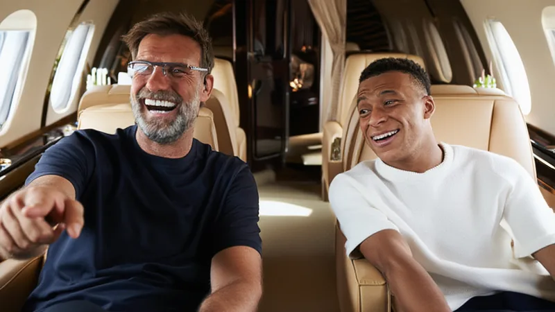 El fichaje fallido de Mbappé por el Liverpool — Football World Cup Jürgen Klopp y Kylian Mbappé conversando a bordo de un jet privado de lujo con cinco habitaciones, volando sobre el Mediterráneo.