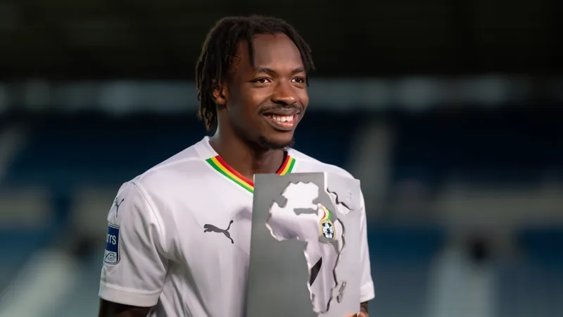 St Mirren ficha a Abdul Hakim Sulemana, promesa ghanesa — Football Joven futbolista ghanés con la camiseta de la selección sub-20 de Ghana posando para una foto oficial — latest news and analysis.