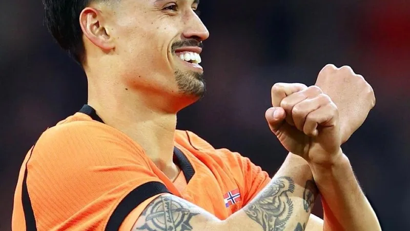 Al Qadsiah negocia con el City el fichaje de Reijnders — Football Tijjani Reijnders con la camiseta del Manchester City en un partido de la Premier League, con el estadio de fondo — latest news and analysis.