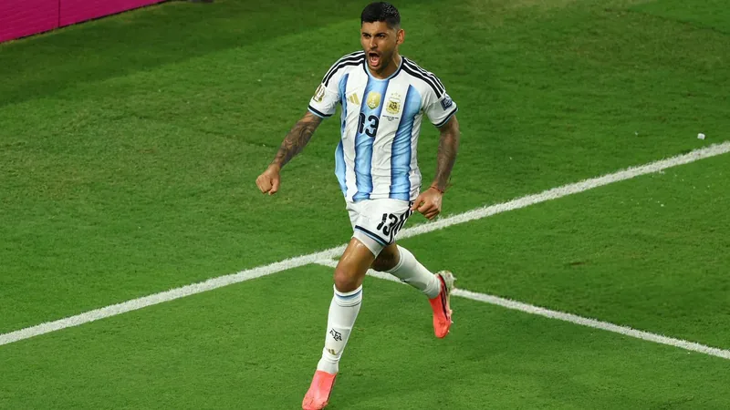 Atlético Madrid prepara oferta por Cuti Romero — Football World Cup El defensa argentino Cristian 'Cuti' Romero con la camiseta del Tottenham Hotspur durante un partido de la Premier League, en el estadio Tottenham