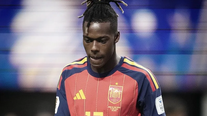Deux joueurs de l'équipe d'Espagne, Nico Williams et Yeremy Pino, quittent le terrain en boitant lors d'un match amical contre l'Uruguay, sous les