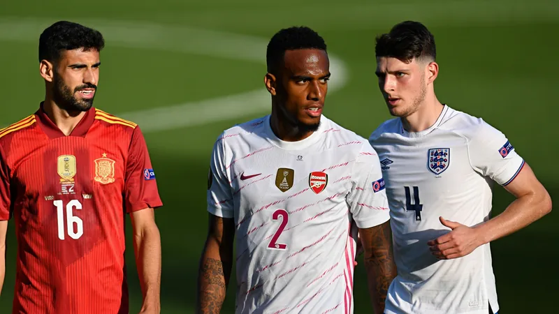 Quels clubs de Premier League ont le plus souffert de la Coupe du Joueurs de Manchester City et Arsenal fatigués après un match de Coupe du monde, avec des maillots de leurs équipes nationales, sur fond de stade.