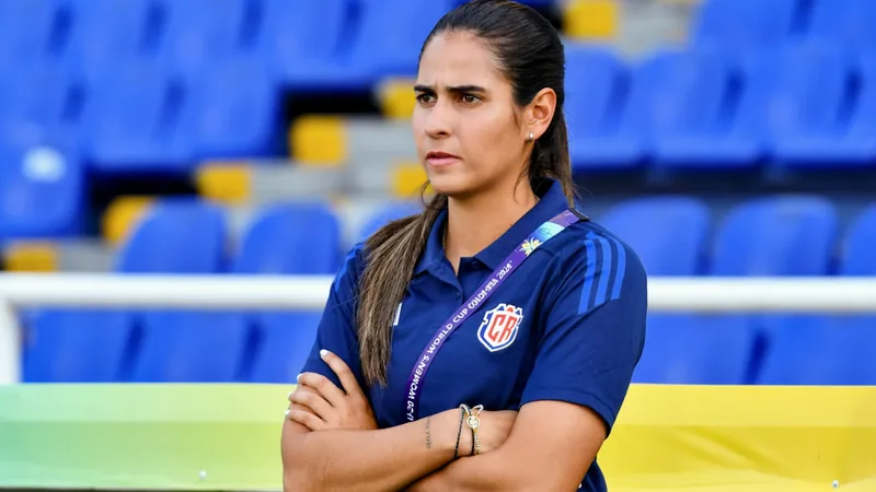 Aguilar : le Costa Rica vise l'histoire en Pologne