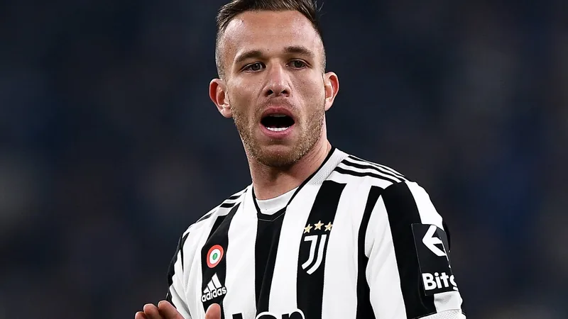 Juventus et Arthur Melo : séparation à l'amiable — Football World Cup Arthur Melo en action avec le maillot de la Juventus lors d'un match de Serie A, au stade de Turin. — latest news and analysis.