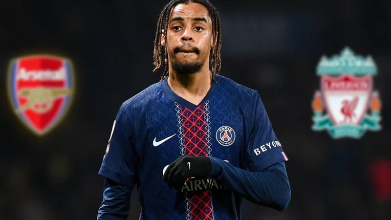 Bradley Barcola no radar de gigantes ingleses — Football World Cup Bradley Barcola, extremo do PSG, em ação durante uma partida de futebol, com a camisa do clube parisiense. — latest news and analysis.