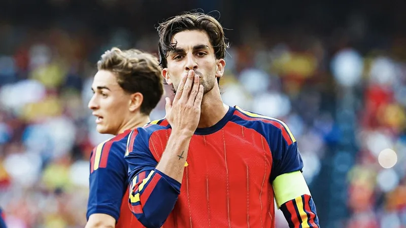 Jogador Ferran Torres com a camisola do Barcelona a sorrir durante um treino, com o estádio Camp Nou ao fundo — latest news and analysis.