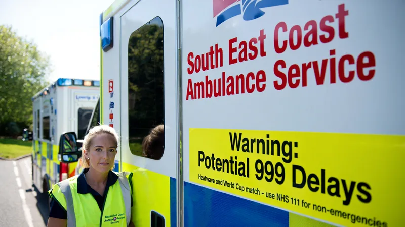 Jogo da Inglaterra e calor extremo devem causar atrasos no serviço de emergência 999