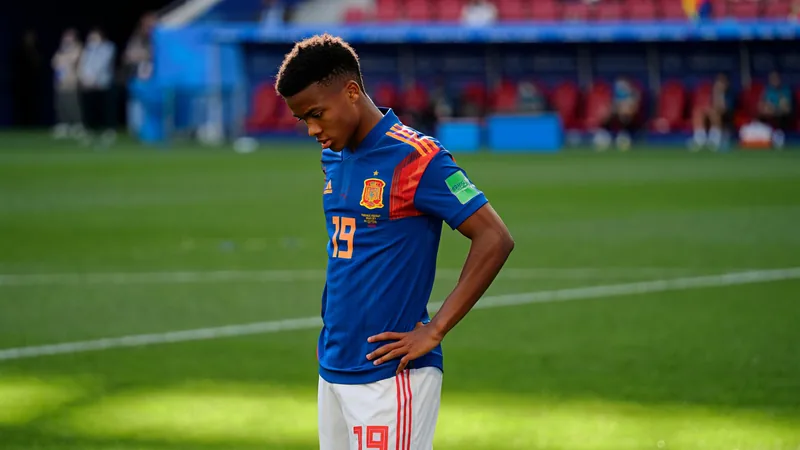 Lamine Yamal, 18 anos, estreia na Copa do Mundo FIFA™️ com a Espanha