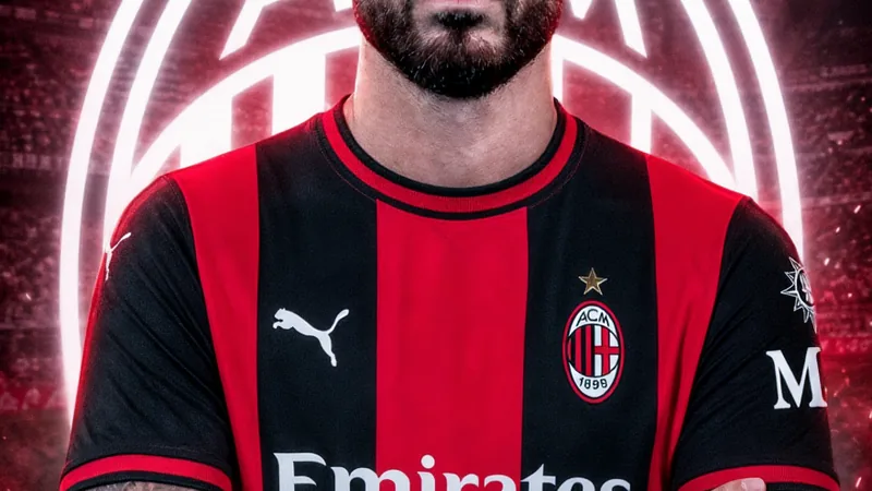 AC Milan fecha acordo para contratar Mario Gila da Lazio — Football Mario Gila, zagueiro espanhol da Lazio, em ação durante uma partida do Campeonato Italiano, usando a camisa azul celeste da Lazio.