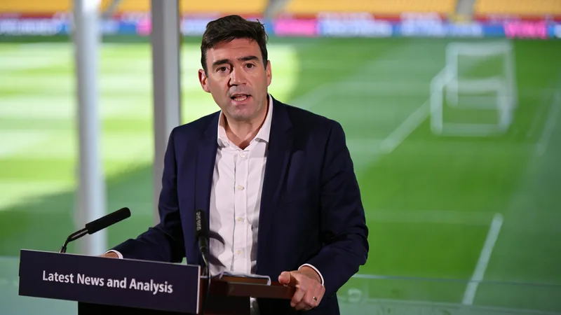 Burnham enfrenta indiretamente o círculo de Trump em defesa da Copa do Mundo