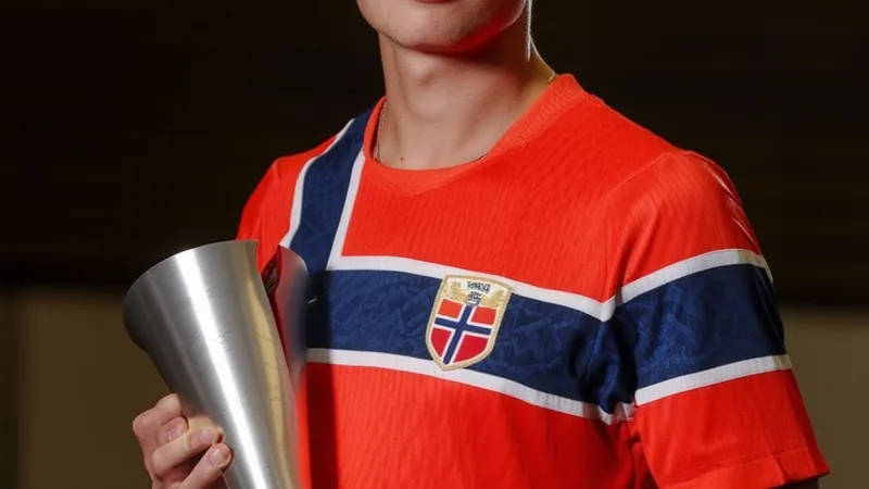 Erling Haaland conquista o troféu de Jogador Superior da Partida da Erling Haaland conquista o troféu de Jogador Superior da Partida da Michelob Ultra