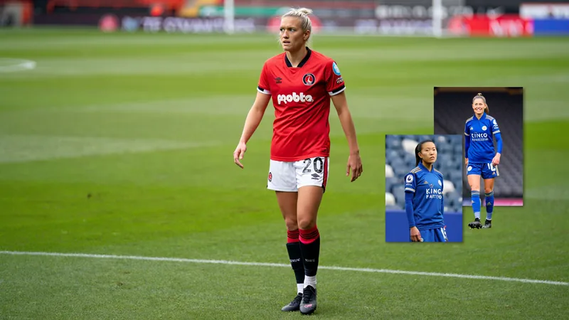 Neville troca Leicester por Charlton; Foxes contratam dupla irlandesa Jogadora de futebol feminino com camisa do Charlton Athletic segurando a camisa do clube em frente ao estádio The Valley