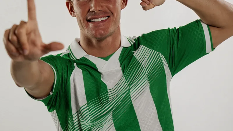 Real Betis insere cláusula de €50 milhões no contrato de Fran García Jogador Fran García com a camisa do Real Betis durante uma partida de futebol, em ação no campo com a torcida ao fundo. — latest news and analysis.