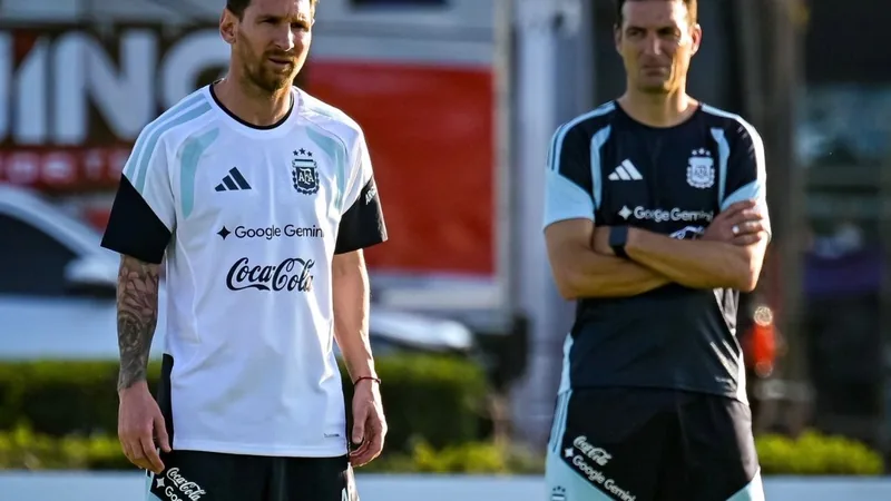 Scaloni emocionado: Messi chamou a Argentina de 'pura história' Scaloni emocionado: Messi chamou a Argentina de 'pura história'